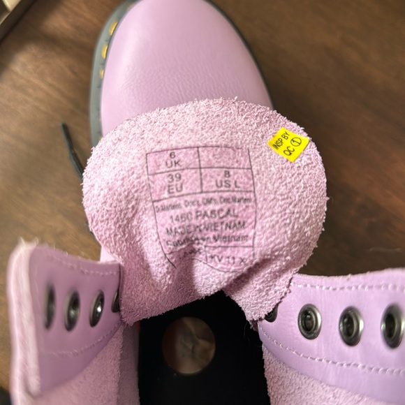 Dr Martens 1460 WOMEN'S BLACK EYELET
LACE UP BOOTS new size 8 - Picture 11 of 11